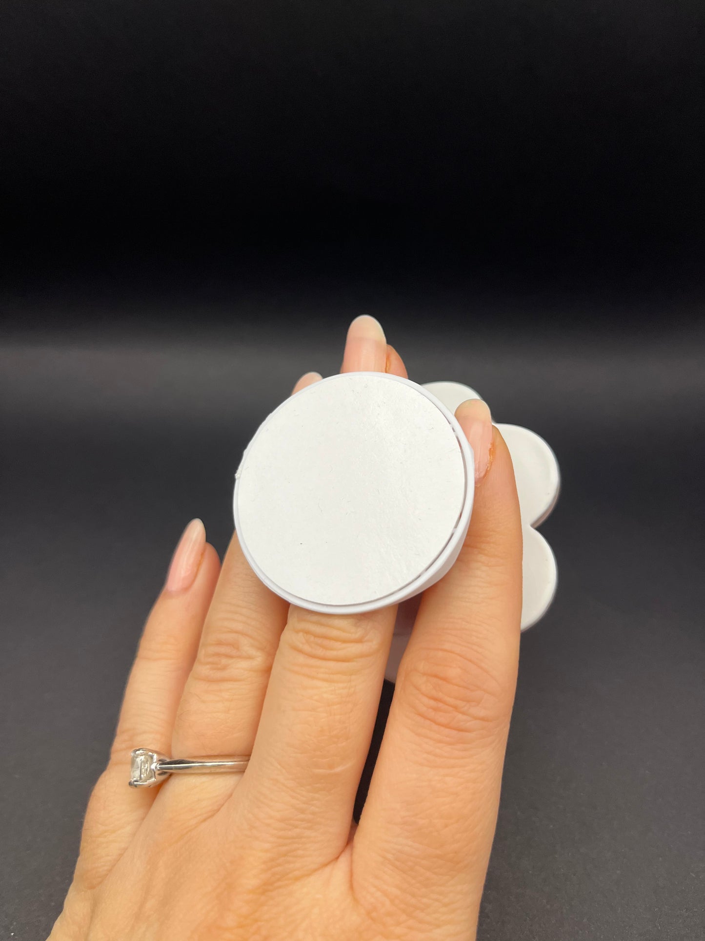 Cat Paw Phone Holder: Purr-fectly Adorable and Functional!