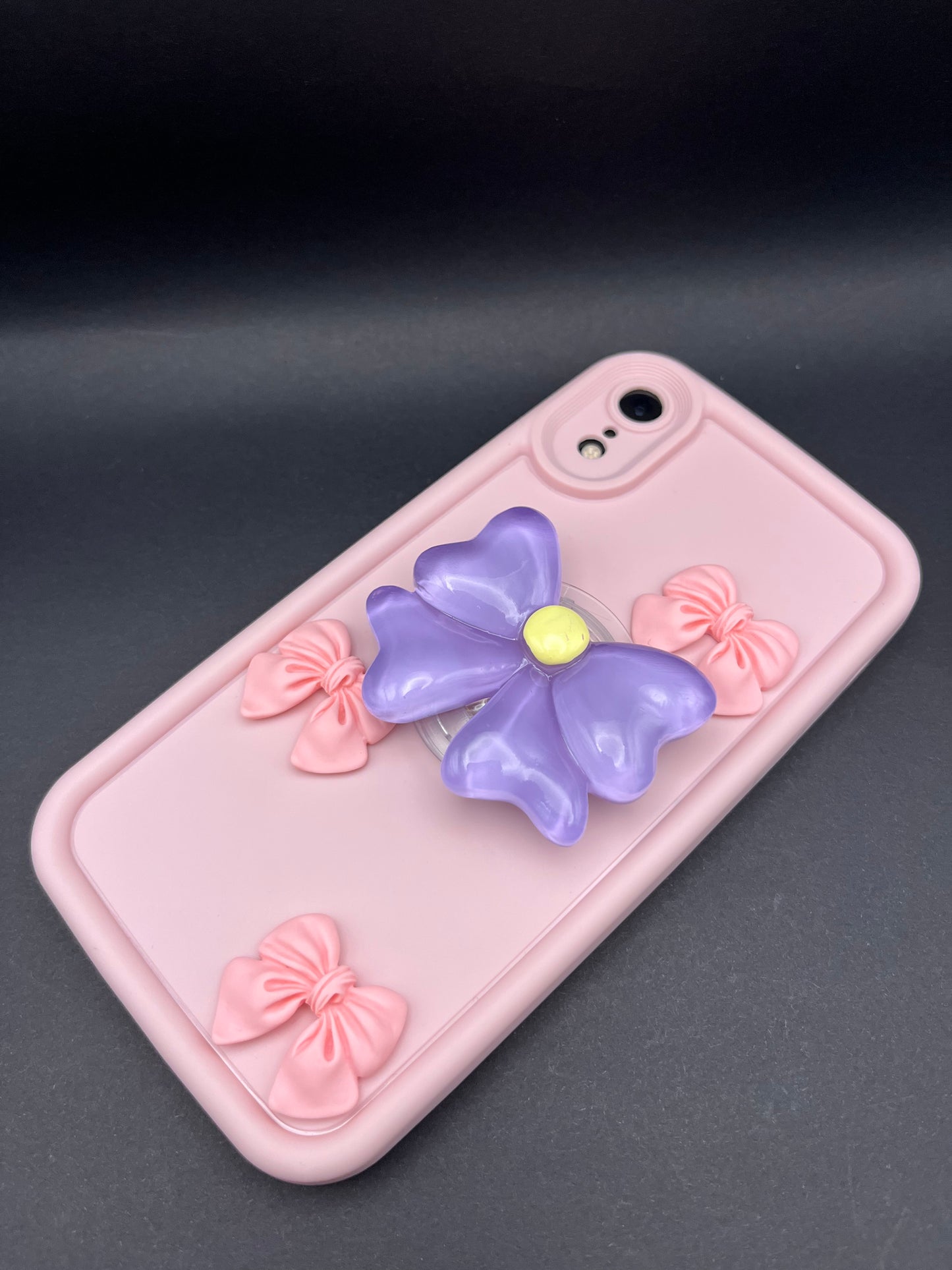 Bow Phone Ring Stand: Elegance and Functionality Combined!