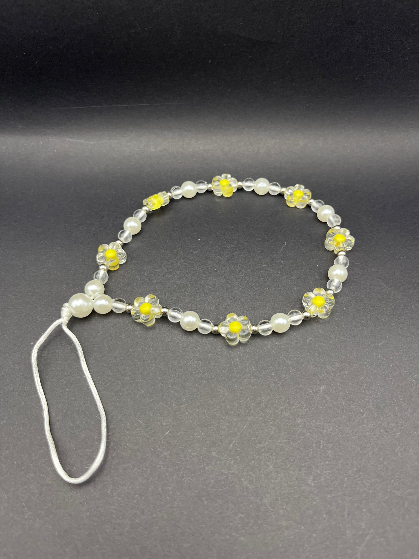 Flower Faux Pearl Lanyard - Add a Touch of Elegance to Your Phone!